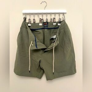 Faherty Men’s All-day board short - size 32.